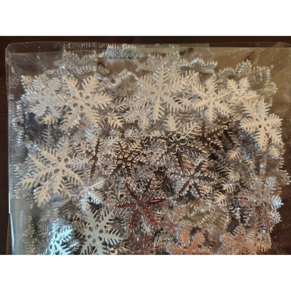 Crate & Barrel 18 Feet Plastic Silver Tone Snowflake Garland Christmas Decor